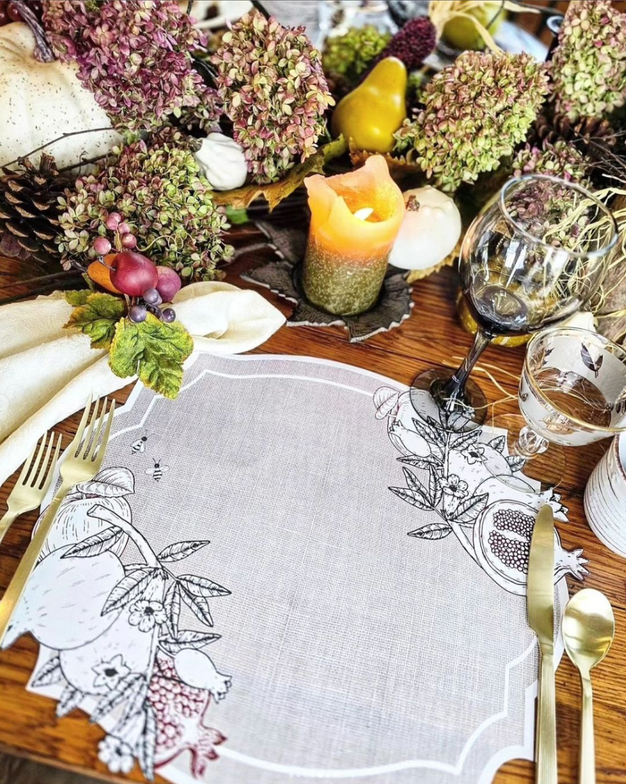 BURLAP LOOK POM AND APPLES PAPER PLACEMAT
