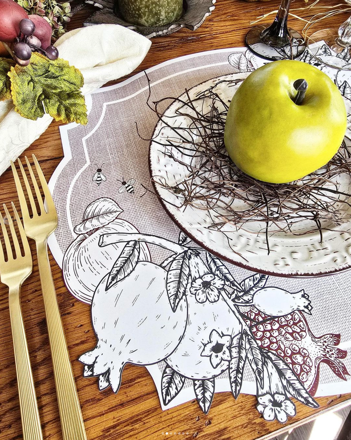 BURLAP LOOK POM AND APPLES PAPER PLACEMAT