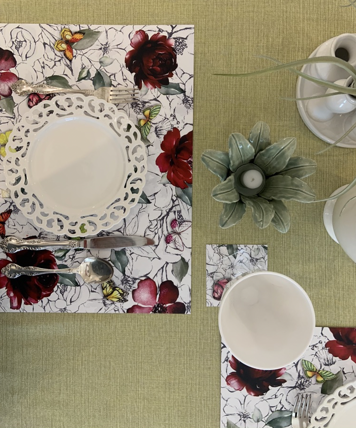 FLOWERS WITH BUTTERFLIES PAPER PLACEMATS