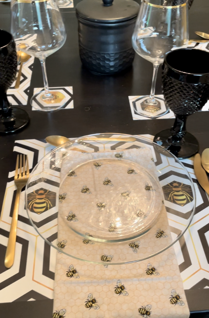 GOLD BEES PAPER PLACEMAT