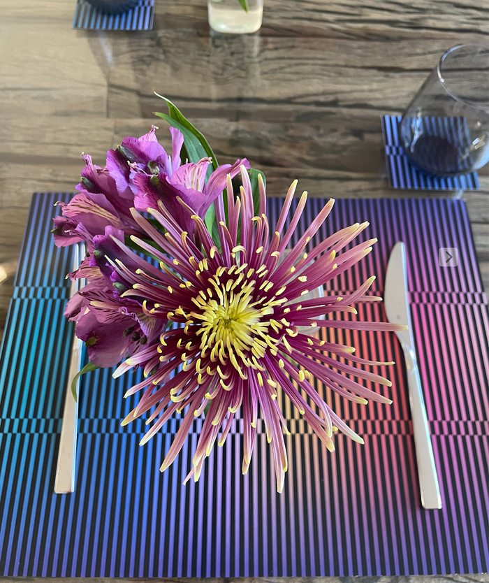 KINETIC PAPER PLACEMAT