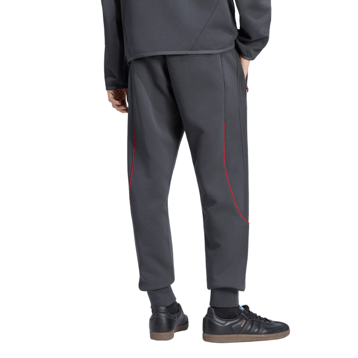 Liverpool FC Spacer Teamgeist 26 Track Pants (KX7711)
