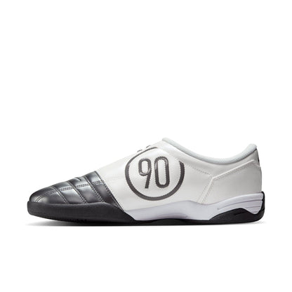 Total 90 (HQ2851-001) Footwear Nike