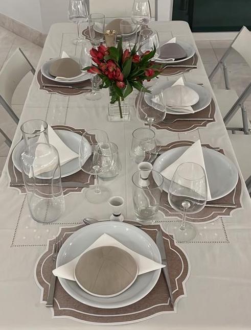 VINTAGE FRAME BURLAP TEXTURE LOOK PLACEMAT